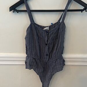 Vintage Textured Button-Up Bodysuit – Size 2